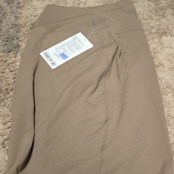 Lululemon Slim Fit HR Skirt Taupetasic Size 12 NWT - Picture 3 of 4